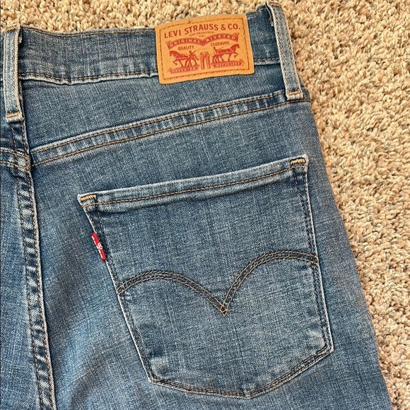 Levi’s | High Rise Straight Crop Denim - Picture 8 of 11